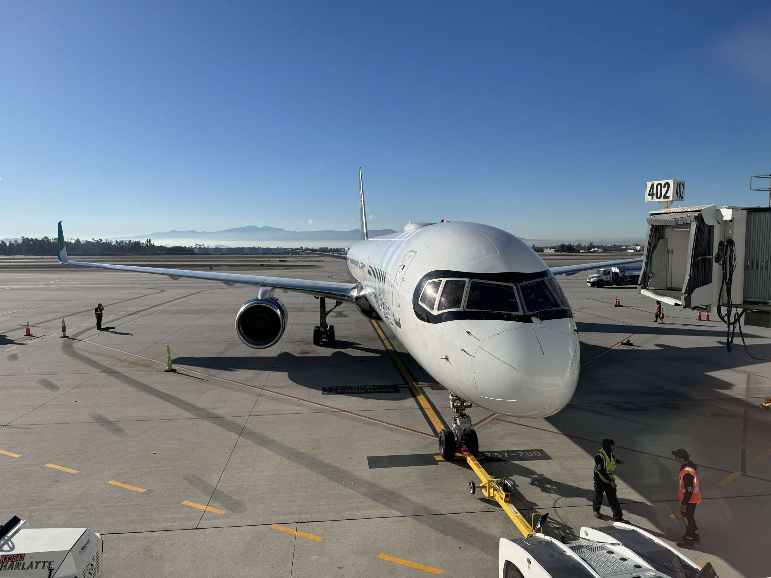 Flying on an Inaugural: New Pacific Airways Ontario-Nashville